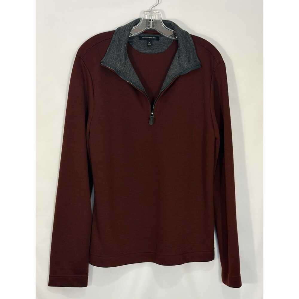 Banana Republic Men’s Half Front Zip Size Medium. Burgundy And Gray